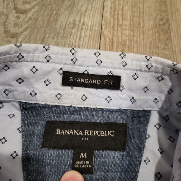 Banana Republic Standard Fit Cotton Short Sleeved Button Up Shirt Mens Medium - Picture 3 of 6